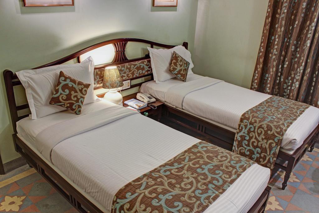 Palace On Ganges - Heritage Hotel Varanasi Room photo
