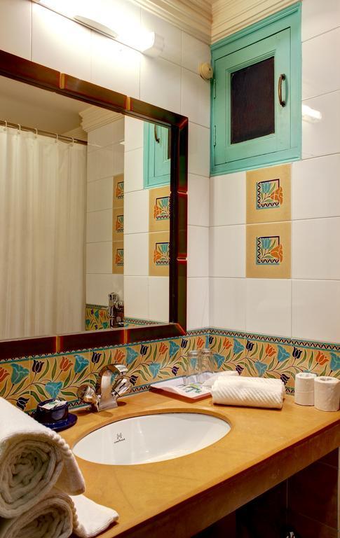 Palace On Ganges - Heritage Hotel Varanasi Exterior photo