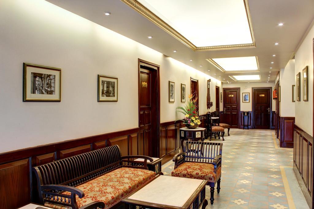 Palace On Ganges - Heritage Hotel Varanasi Exterior photo