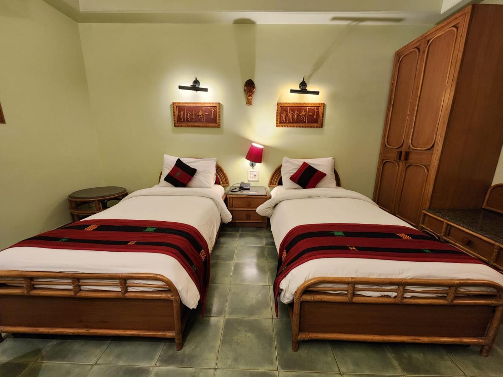Palace On Ganges - Heritage Hotel Varanasi Exterior photo