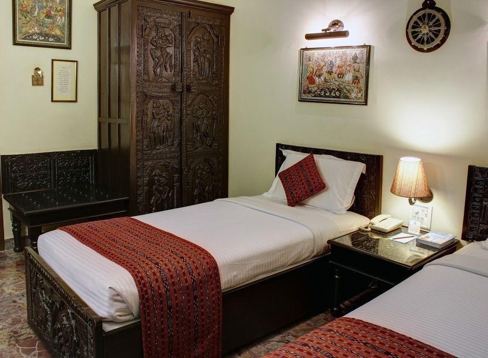 Palace On Ganges - Heritage Hotel Varanasi Exterior photo